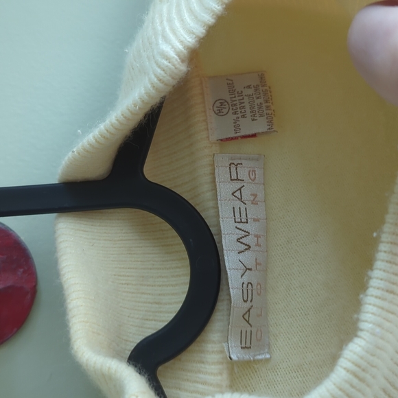 Easywear. Women's Cream Coloured Crewneck Sweater. - Picture 3 of 6